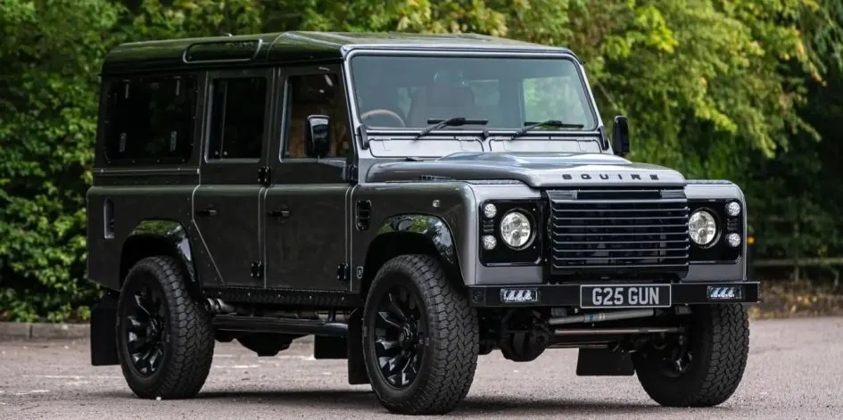 Land Rover Defender Вінні Джонса: брутальний позашляховик продадуть на аукціоні