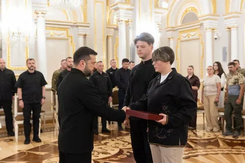 «Прийняв удар на себе»: родині загиблого бійця «Хартії» вручили «Золоту зірку»