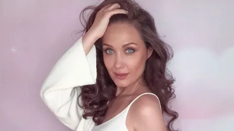 Євгенія Власова переспівала «Ветер надежды» українською: прем'єра — 14 серпня