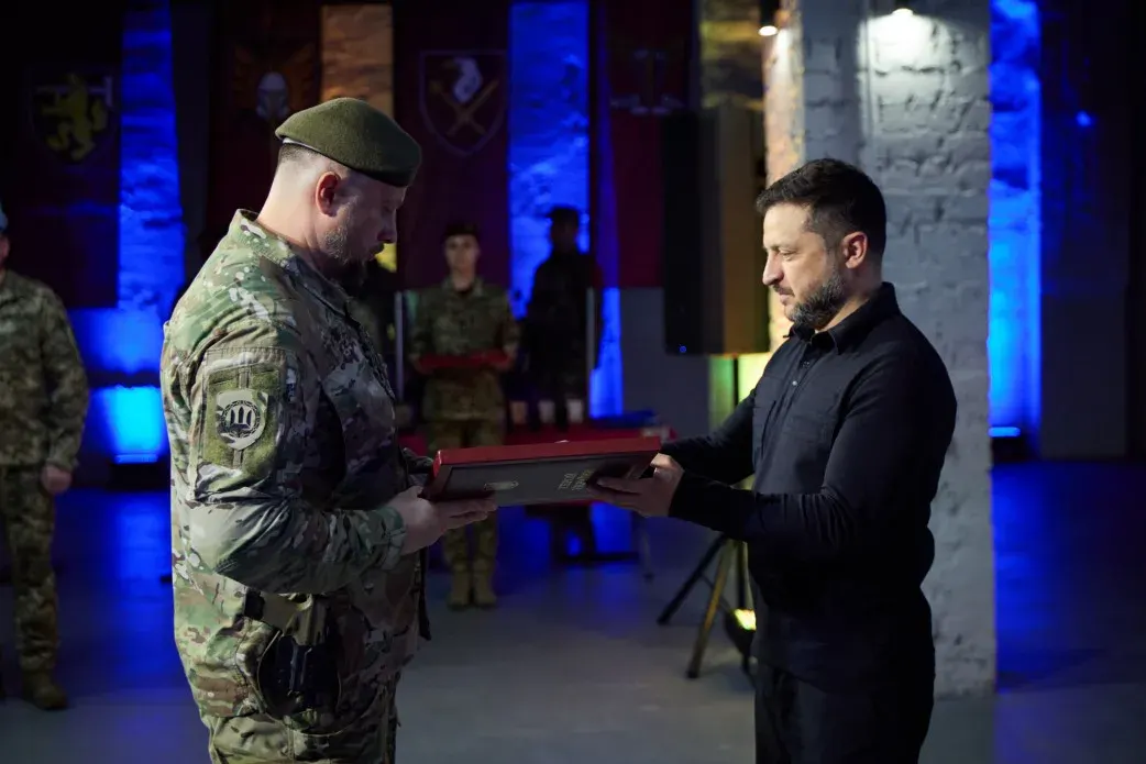 Зеленський вручив «Золоту Зірку» Білецькому та Колодію