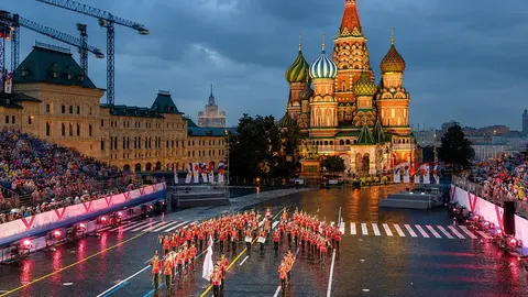 Москва без «Спаської вежі»: чому скасували військове шоу