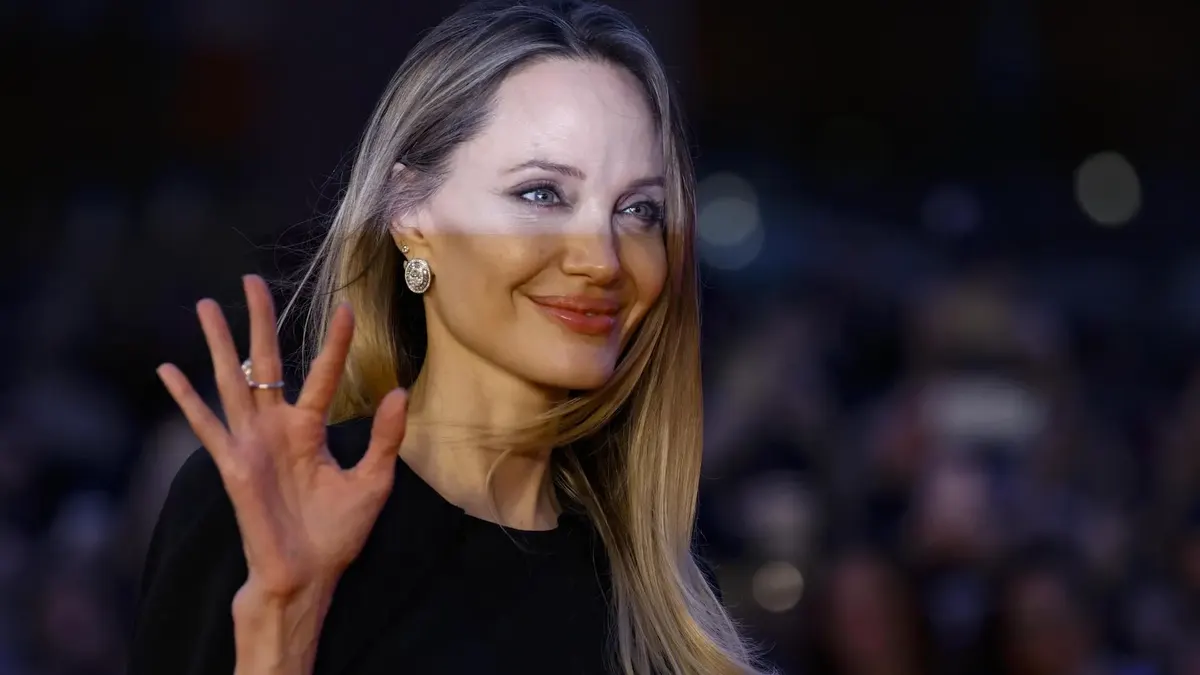 Анджеліна Джолі з сином завітала до боксерського клубу в Харкові