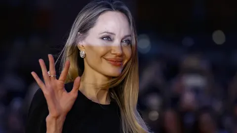 Анджеліна Джолі з сином завітала до боксерського клубу в Харкові